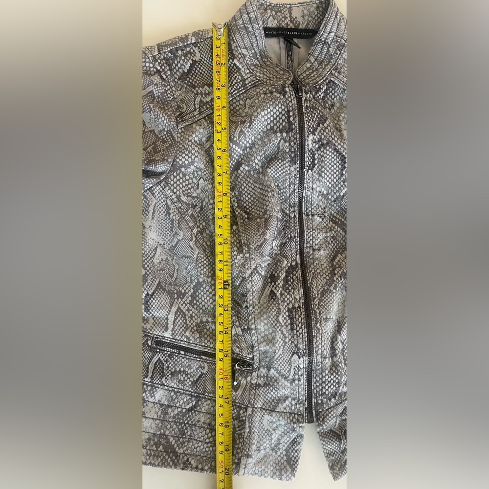 White House Black Market Snakeskin Moto Jacket Gray Zip Front 4P Petite - Picture 12 of 12